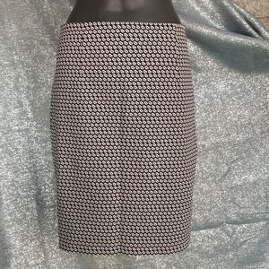 Black and White Patterned Pencil Skirt